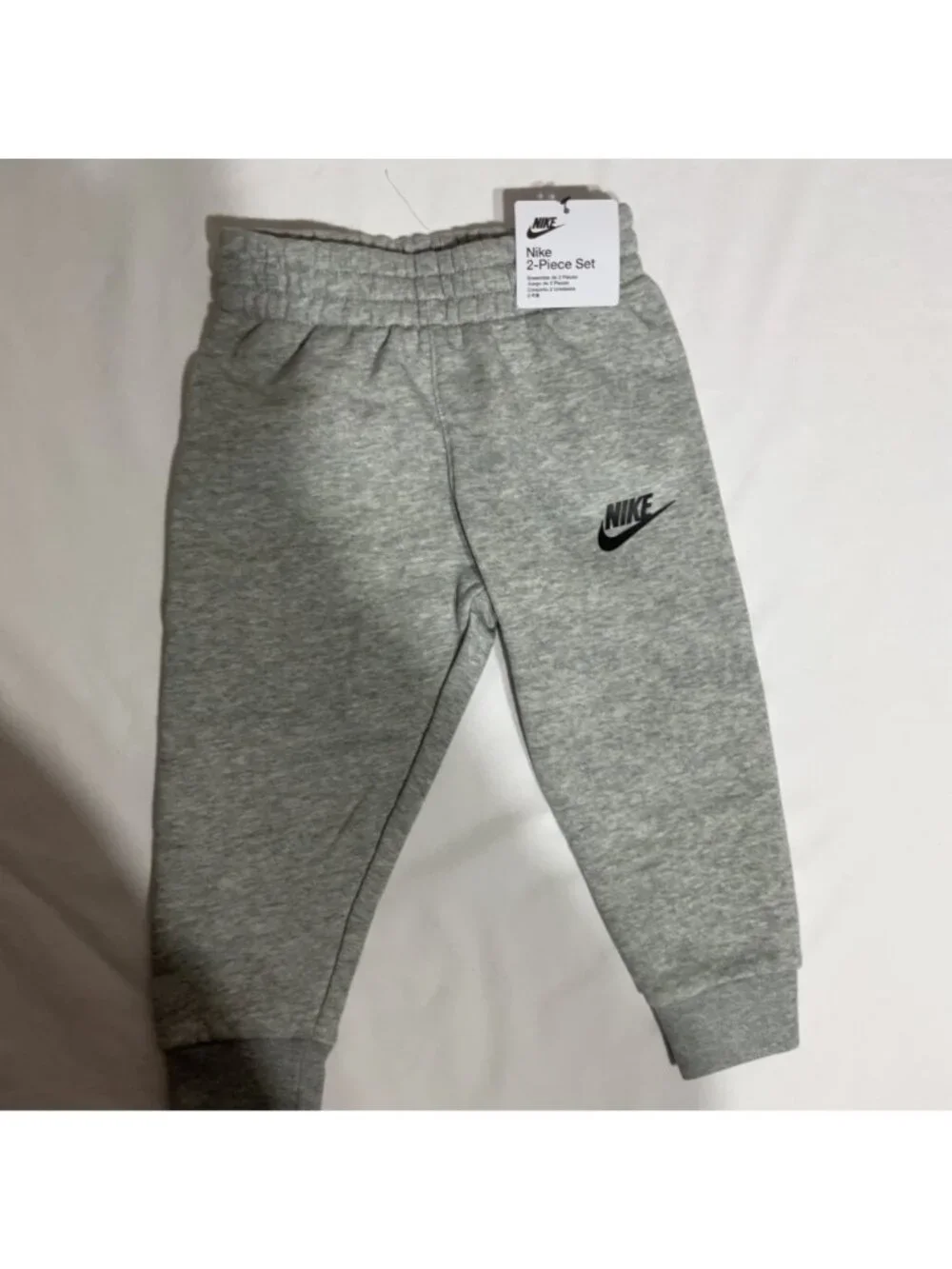 Nike Toddler 2-Piece Set With size 2 years & Jogger Pants In White & Gray